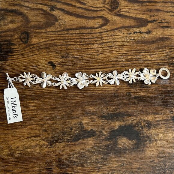 NWT Dillards Silver Green Flower Ladybug Bracelet 7" Sensitive Skin Rhinestones - Picture 11 of 11